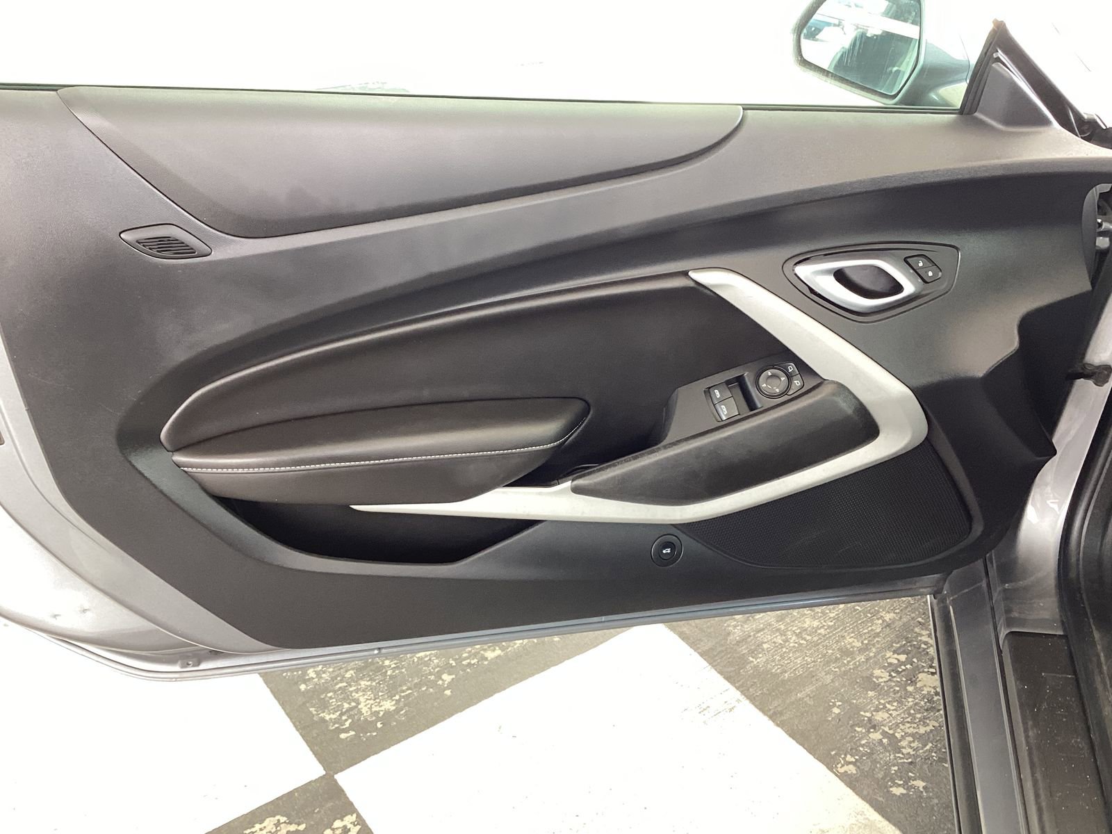 Used 2022 Chevrolet Camaro LT image 23