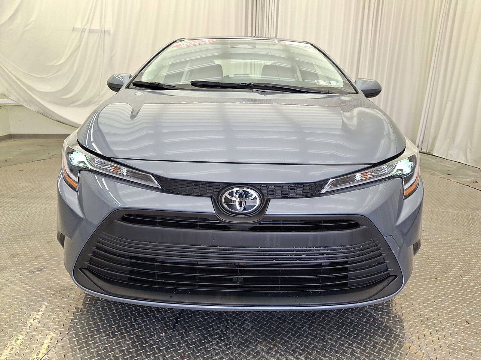 Used 2023 Toyota Corolla LE FWD image 28