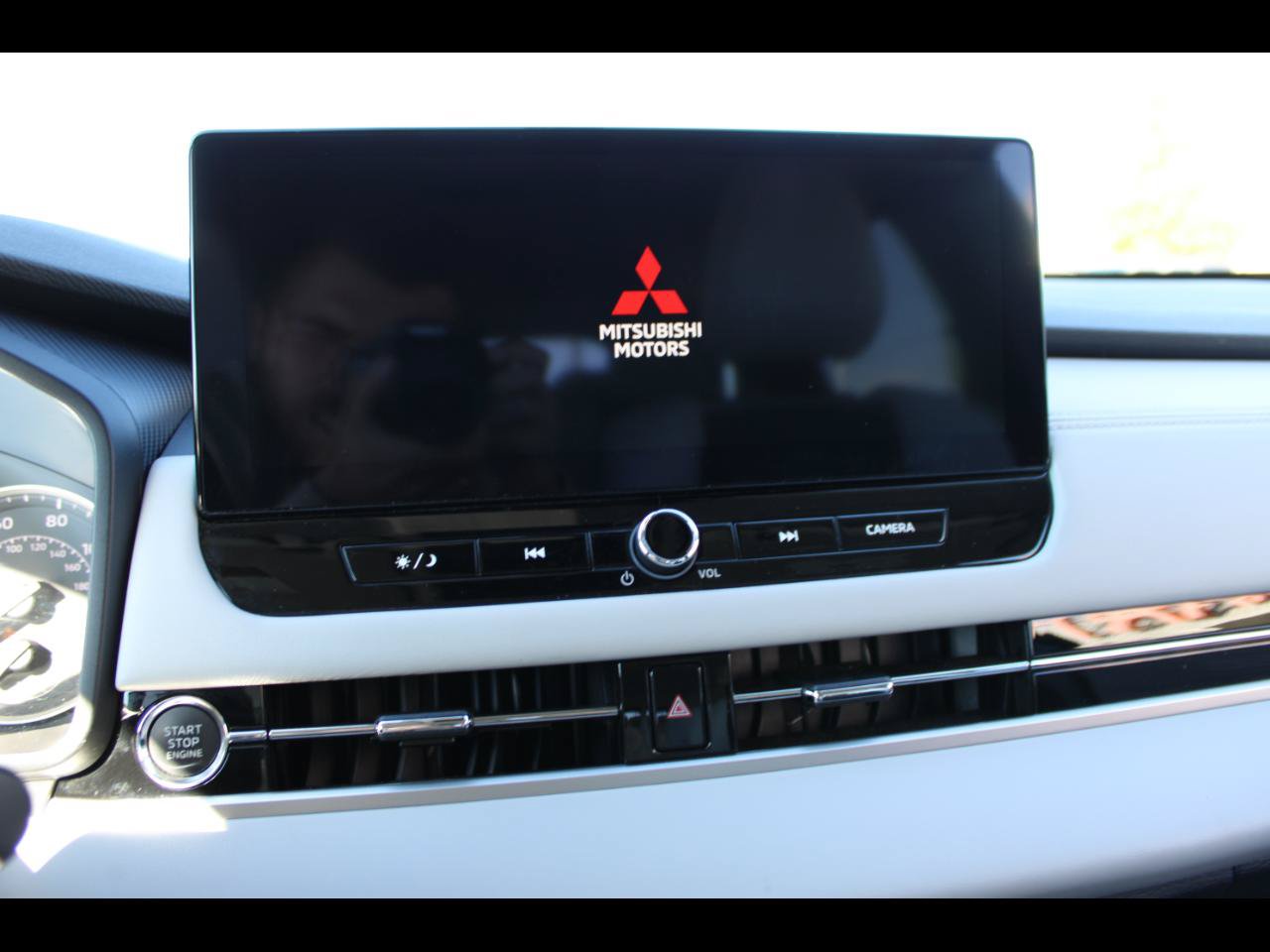 Used 2025 Mitsubishi Outlander SE FWD image 30