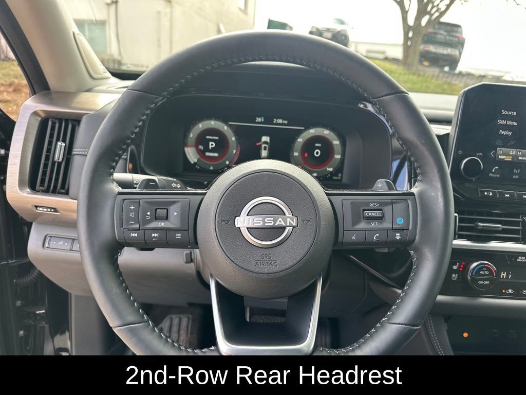 Used 2025 Nissan Pathfinder Platinum image 16