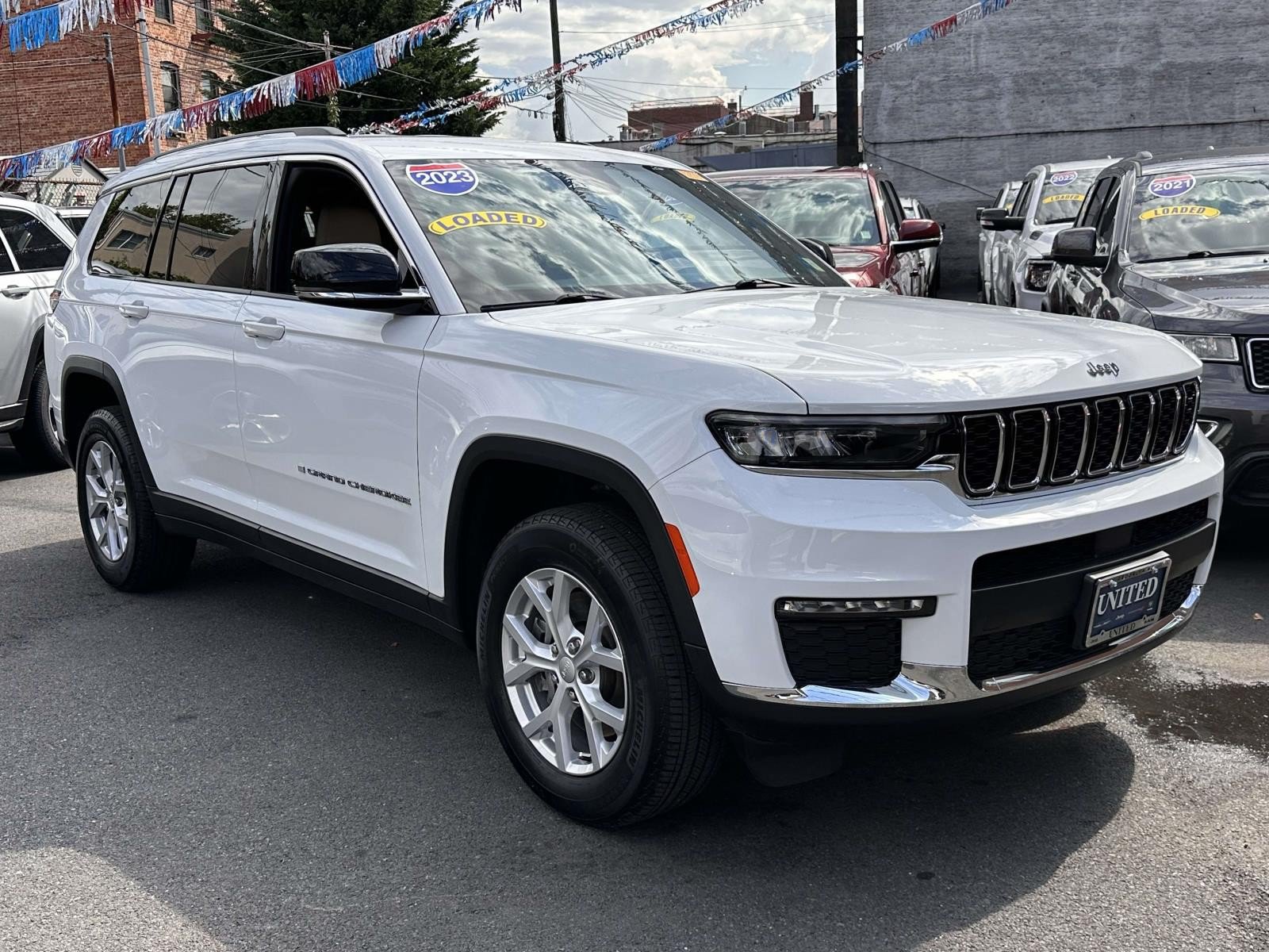 New 2023 Jeep Grand Cherokee L Limited AWD/4WD image 1