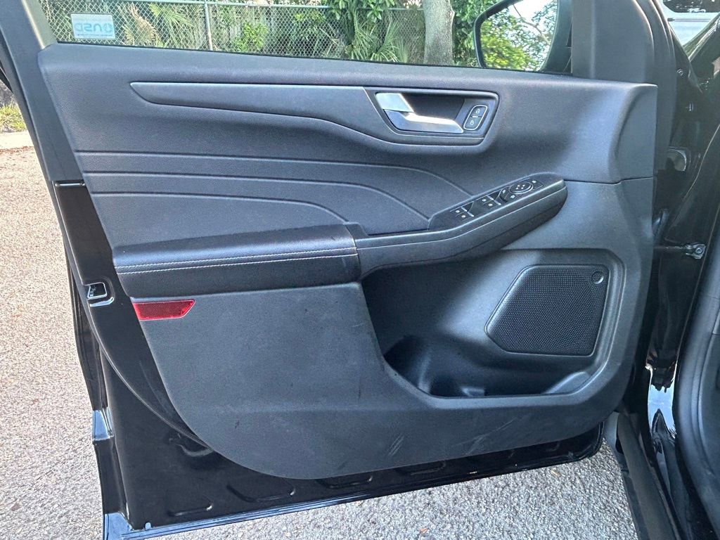 Certified 2024 Ford Escape SE FWD image 37