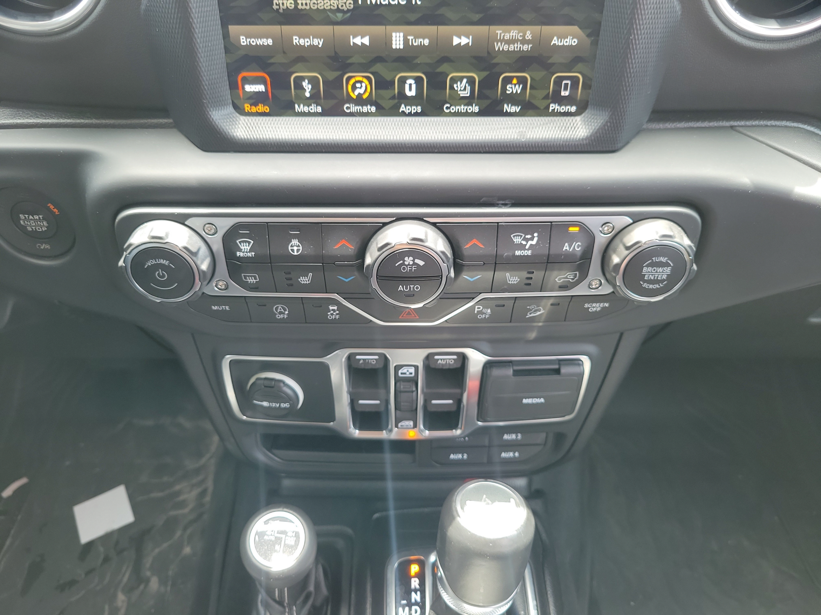 Used 2018 Jeep Wrangler Unlimited Sahara w/ Quick Order Package 24M Moab AWD/4WD image 14