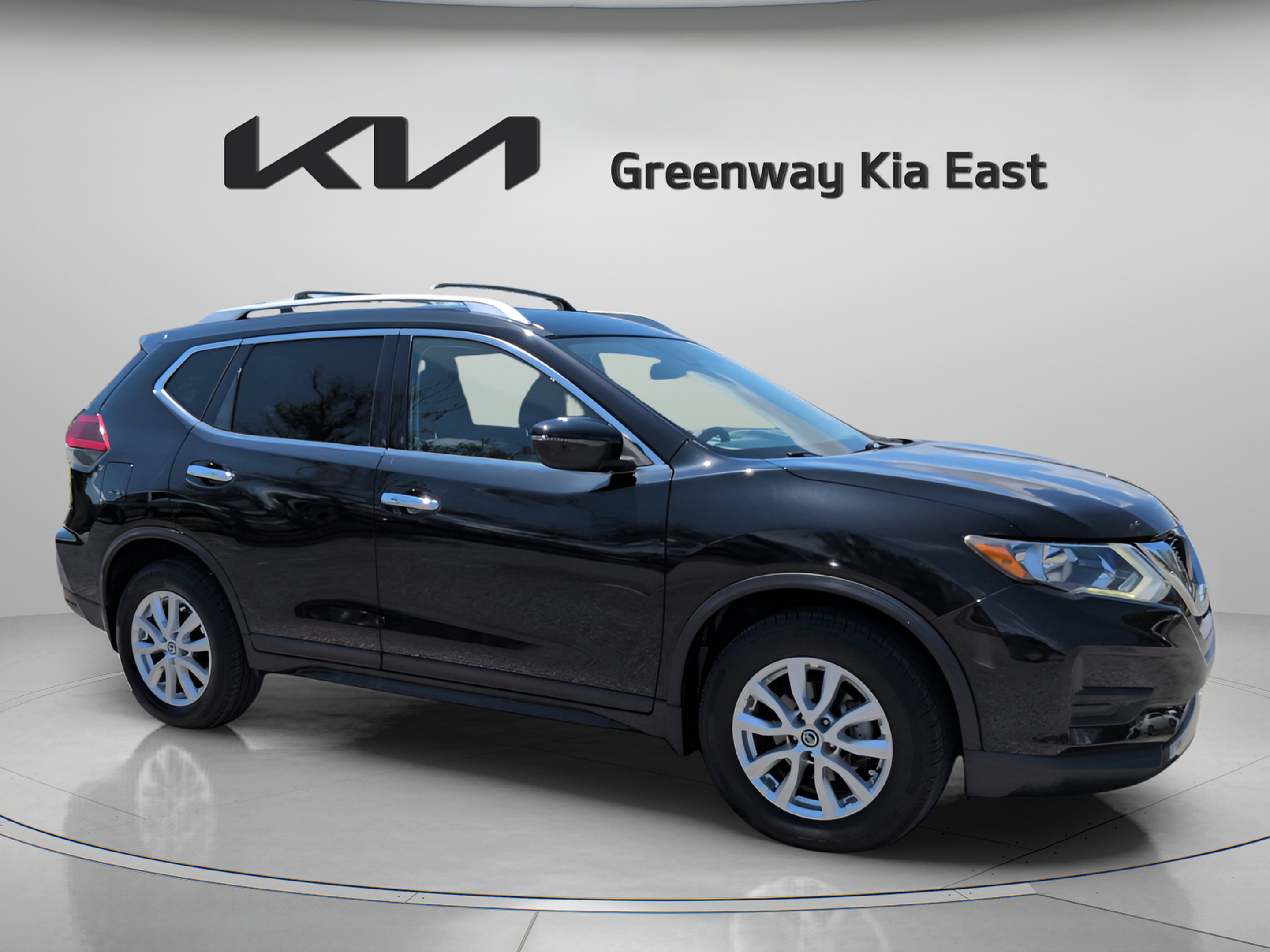 Used 2020 Nissan Rogue SV FWD image 3