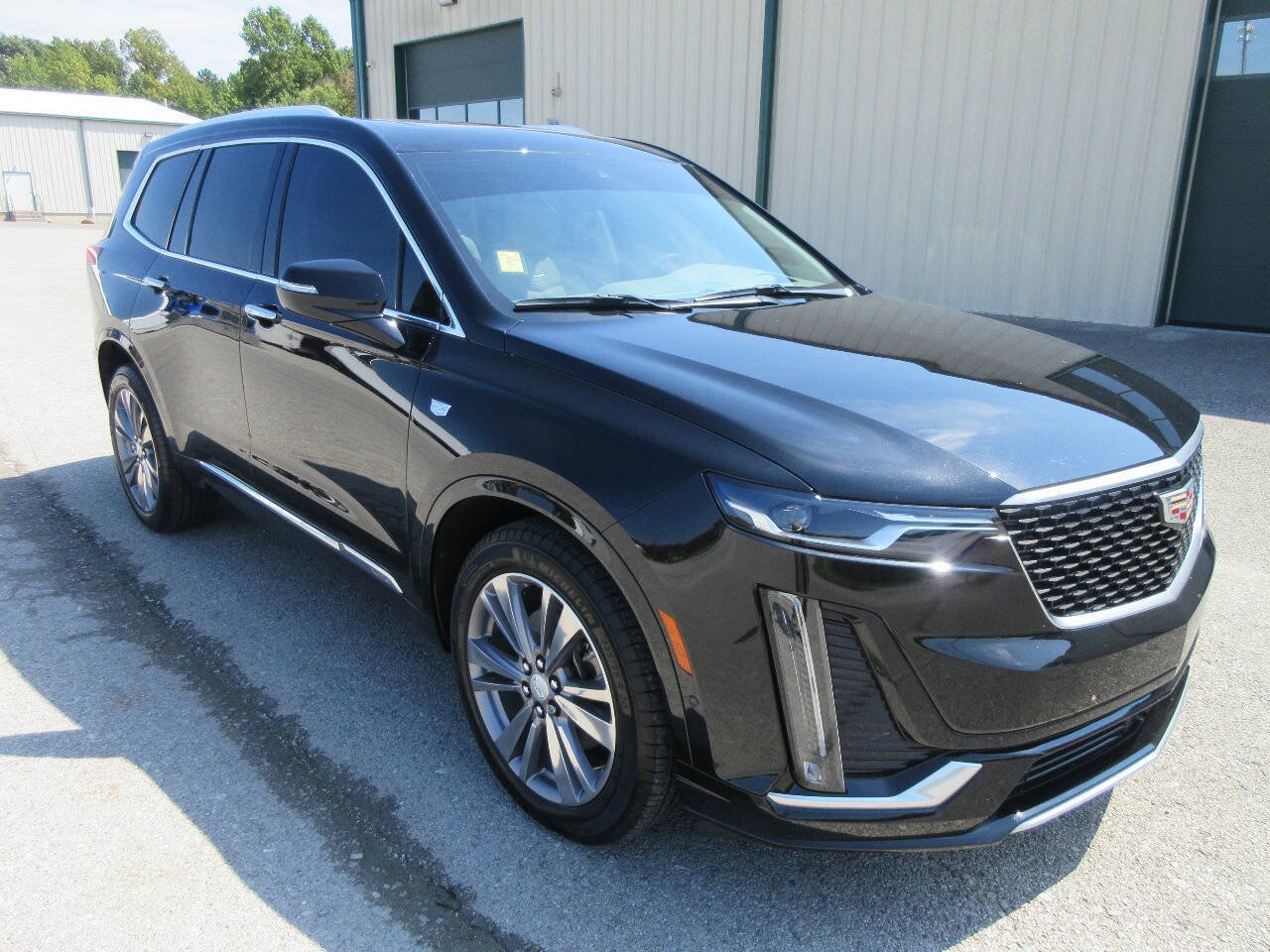 Used 2025 Cadillac XT6 Premium Luxury w/ Technology Package FWD image 8