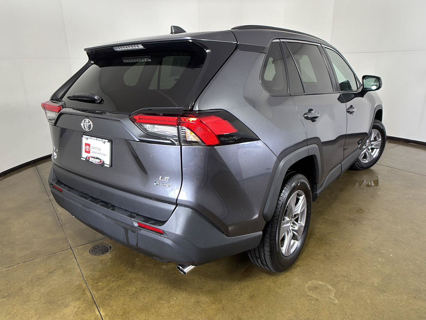 Used 2025 Toyota RAV4 LE AWD/4WD image 18