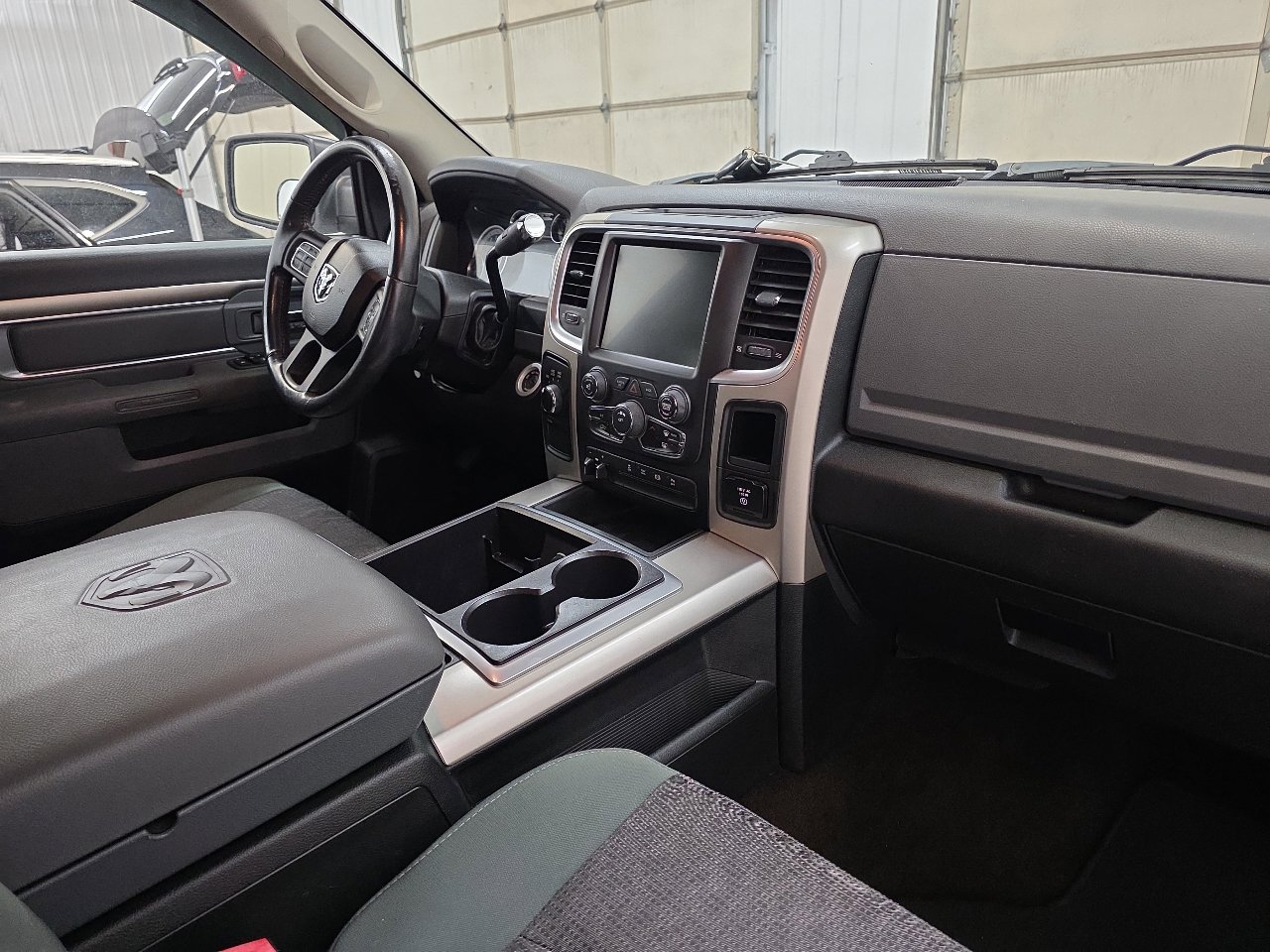 Used 2015 RAM 2500 SLT w/ Luxury Group image 36
