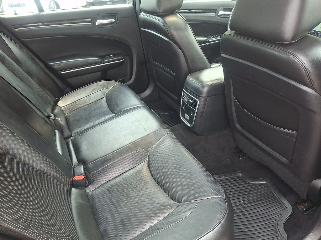 Used 2020 Chrysler 300 Limited AWD/4WD image 15