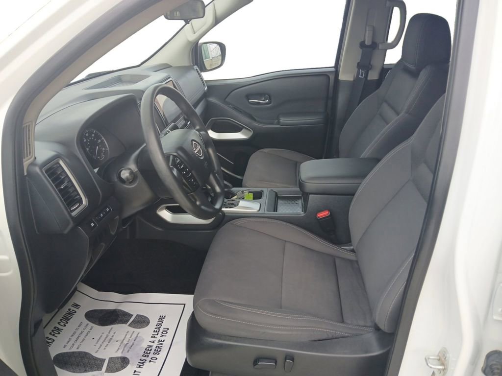 Used 2022 Nissan Frontier SV w/ Technology Package image 15