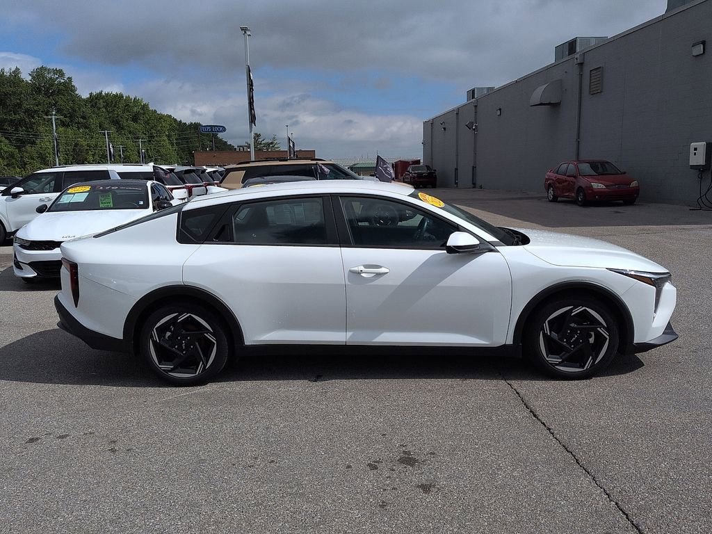 Used 2025 Kia K4 EX FWD image 2