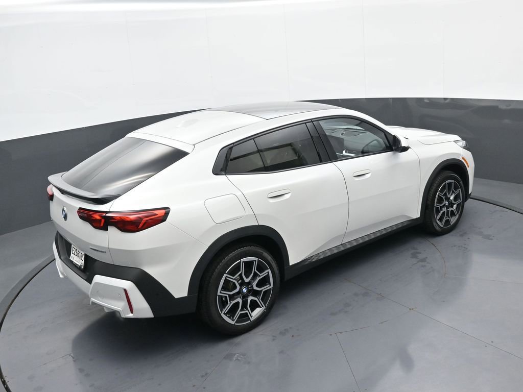 New 2026 BMW X2 xDrive28i w/ Technology Package AWD/4WD image 36