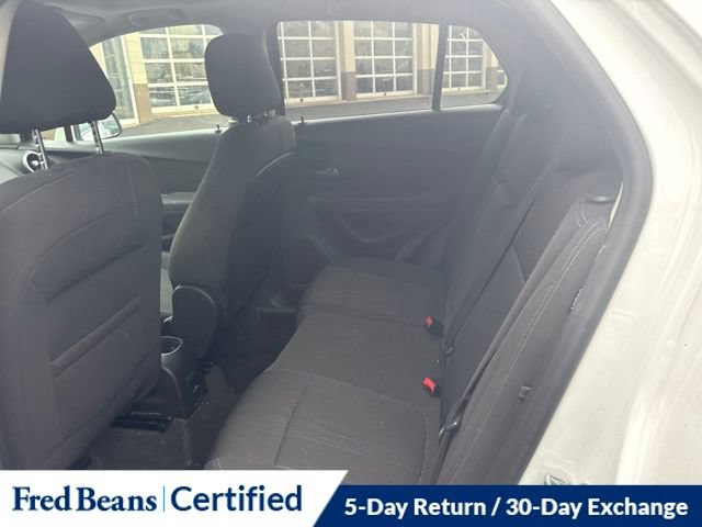 Used 2016 Chevrolet Trax LT w/ LT Sun and Sound Package FWD image 8