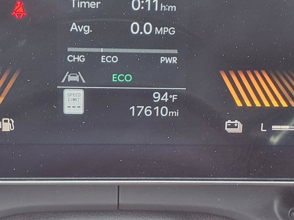 Used 2025 Kia Carnival EX FWD image 39