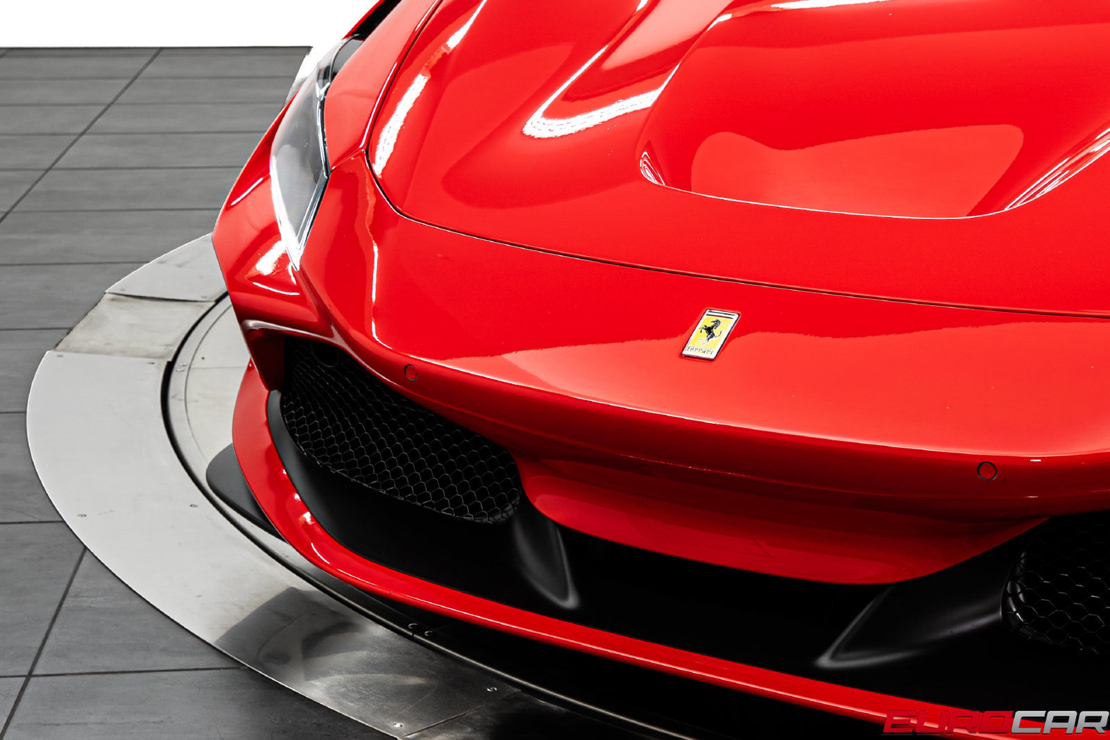 Used 2022 Ferrari F8 Tributo RWD image 12