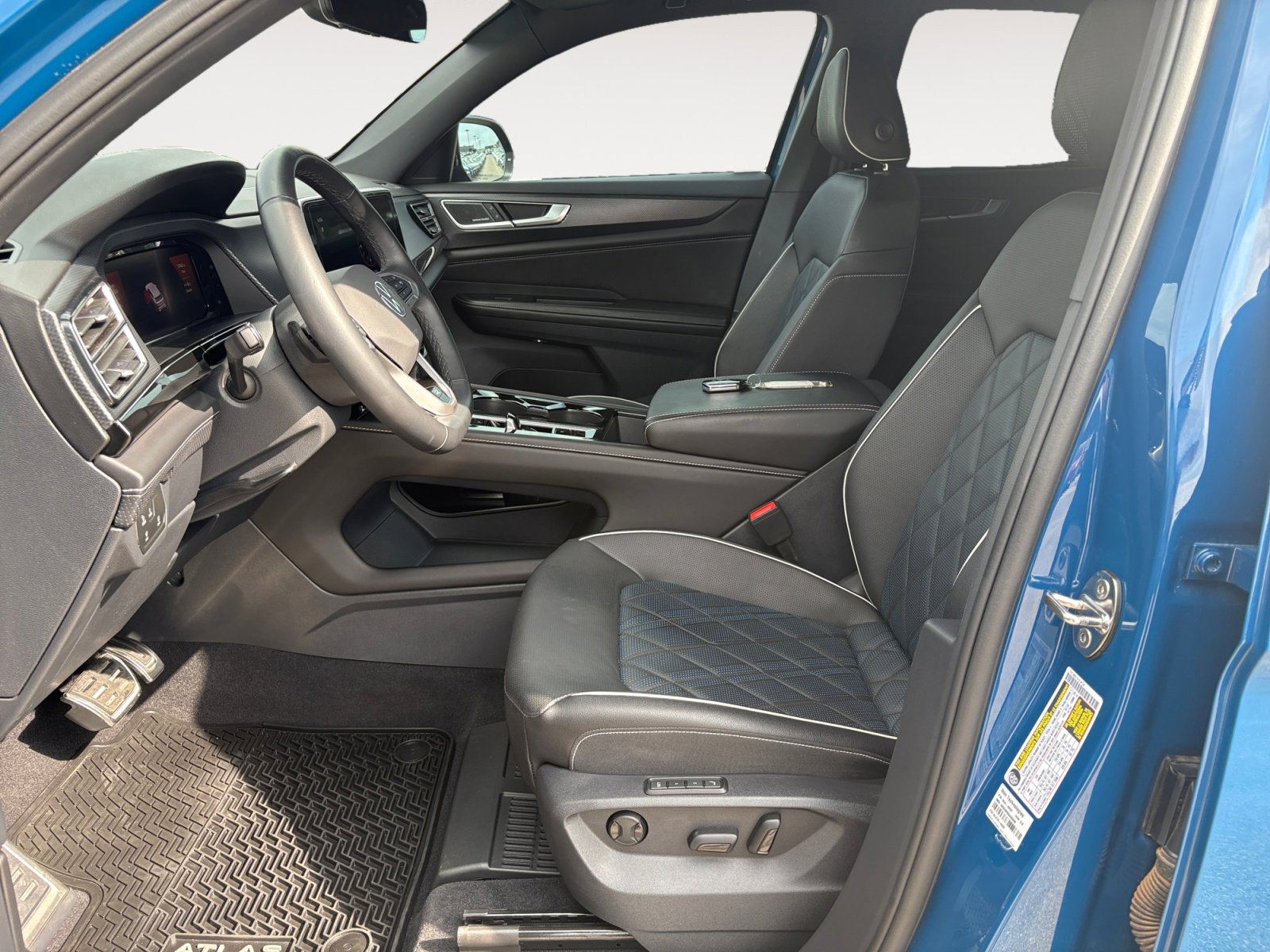Certified 2025 Volkswagen Atlas Cross Sport SEL Premium R-Line AWD/4WD image 20