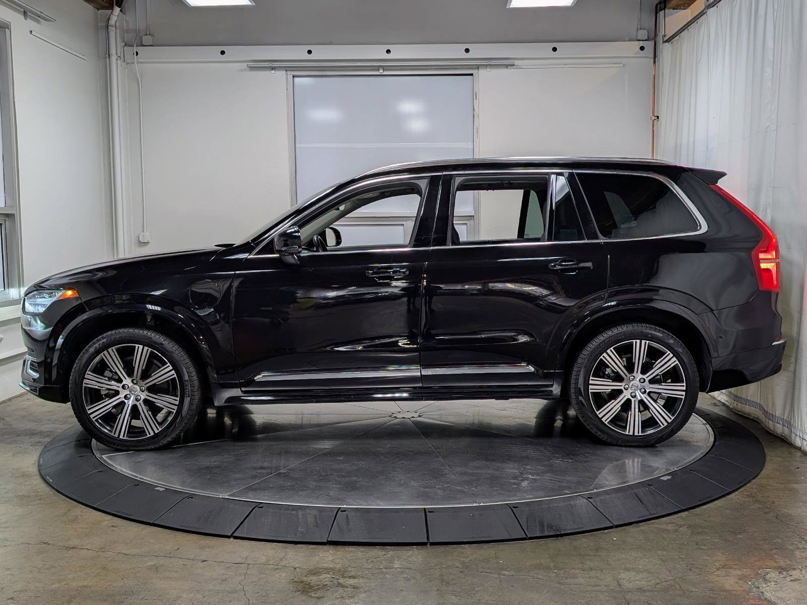 Used 2025 Volvo XC90 T8 Ultra w/ Protection Package Premier image 6