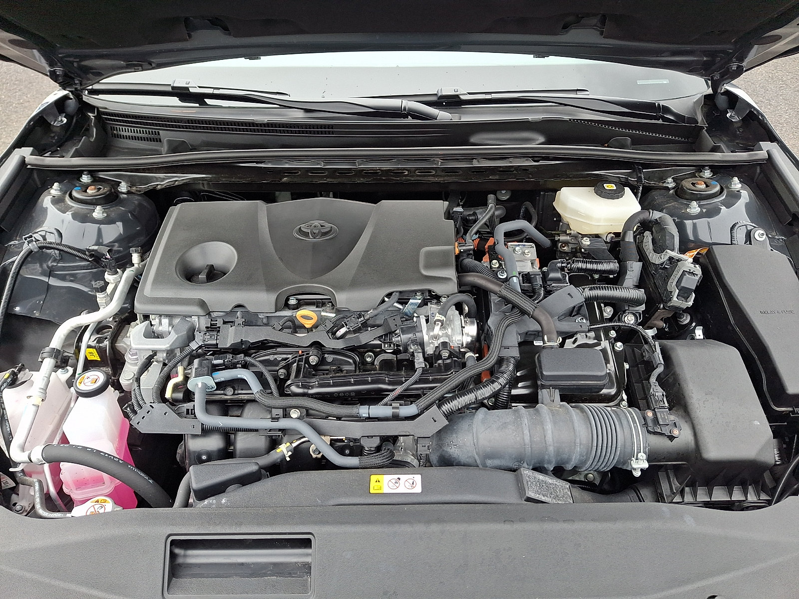 Used 2025 Toyota Camry SE w/ Convenience Package FWD image 27