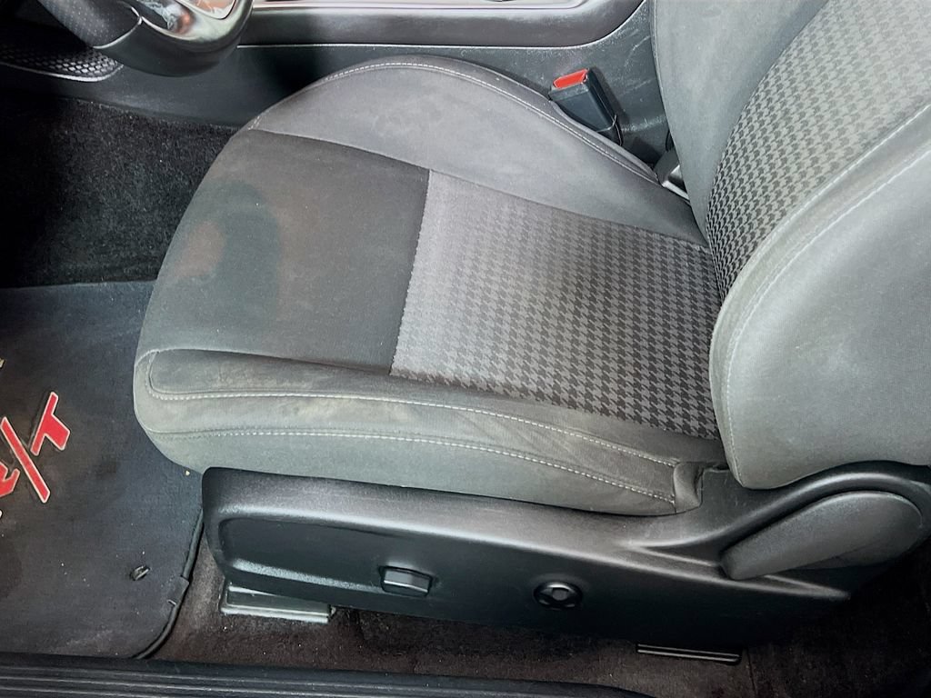 Used 2019 Dodge Challenger R/T RWD image 23
