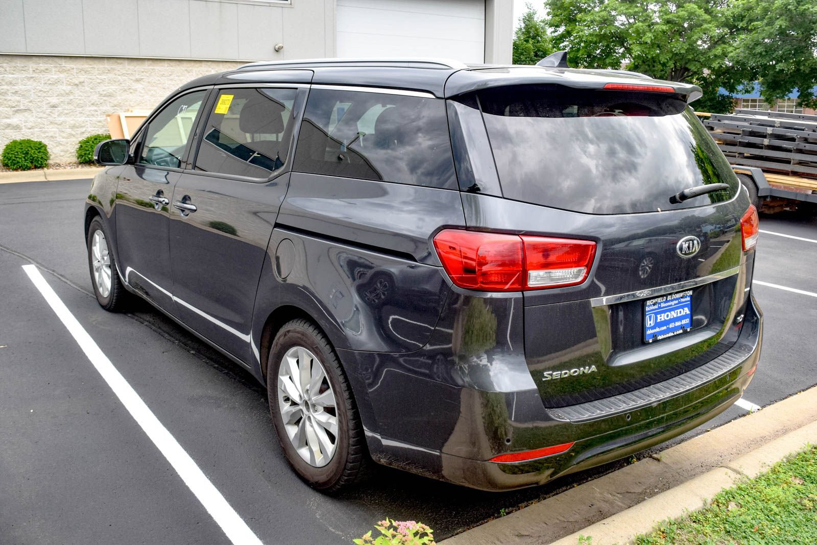 Used 2017 Kia Sedona EX FWD image 18