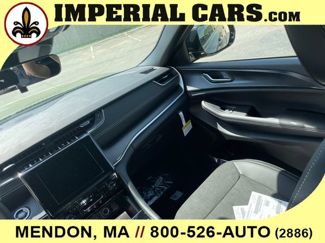 New 2025 Jeep Grand Cherokee L Altitude image 22