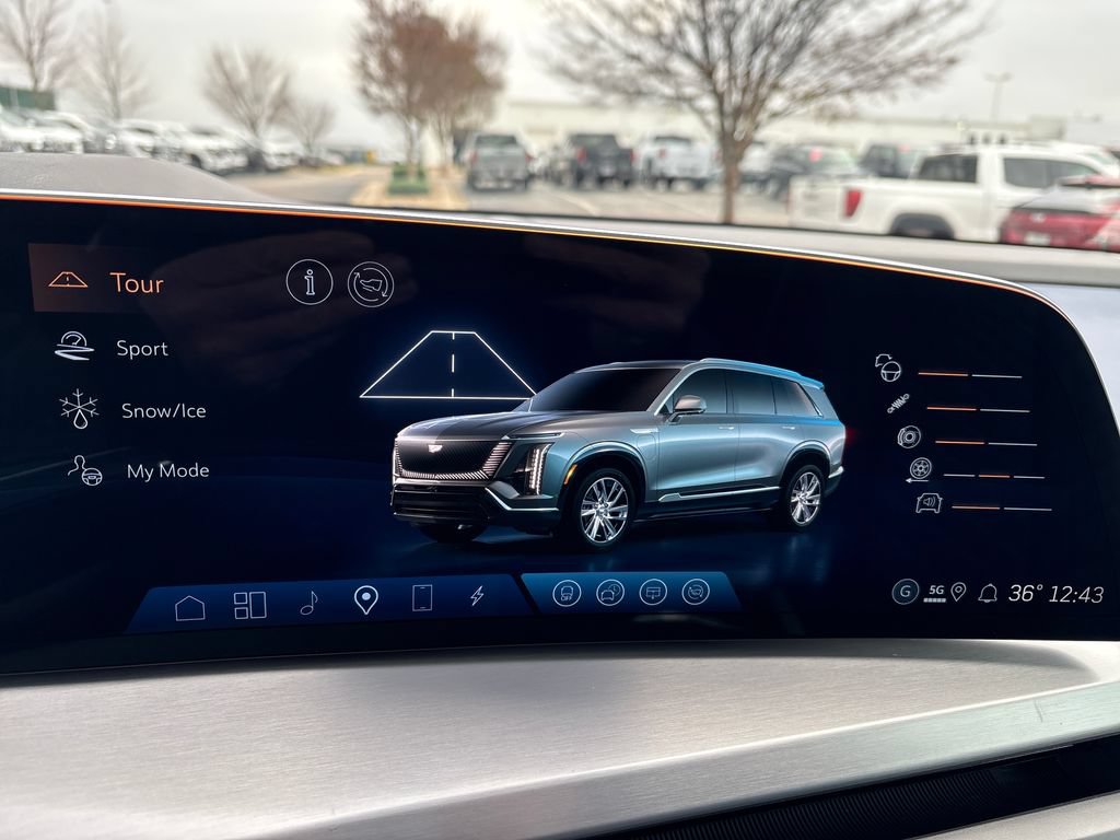 New 2026 Cadillac Vistiq Premium Luxury w/ LPO, Floor Liner Package AWD/4WD image 30