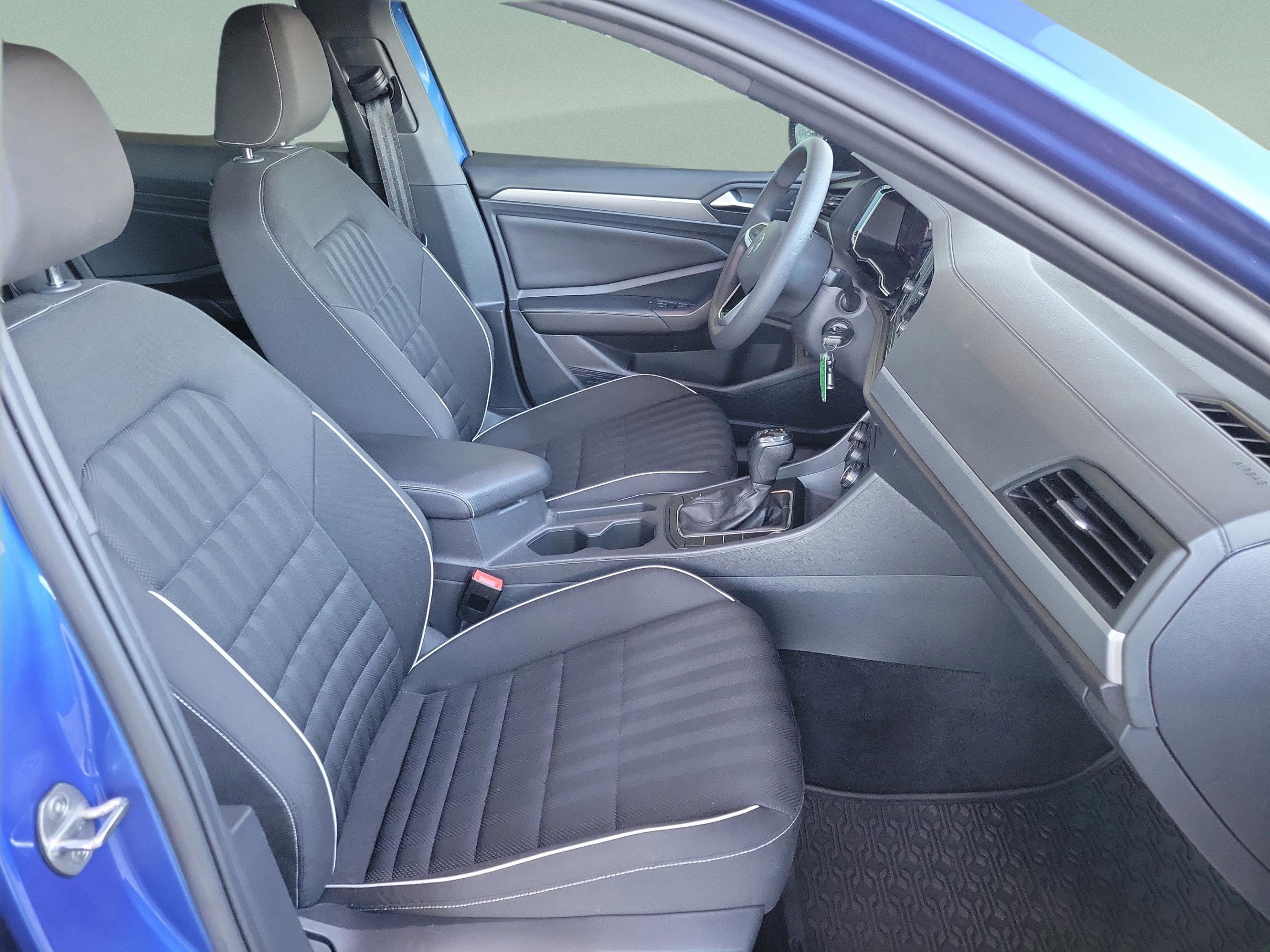 Used 2022 Volkswagen Jetta Sport image 24