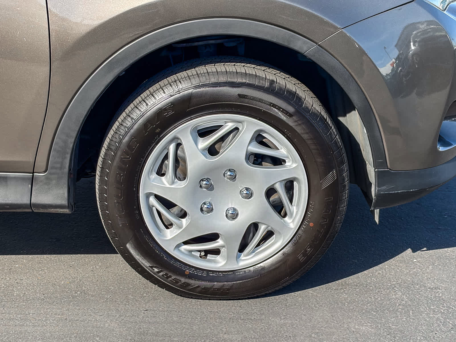 Used 2015 Toyota RAV4 LE image 9