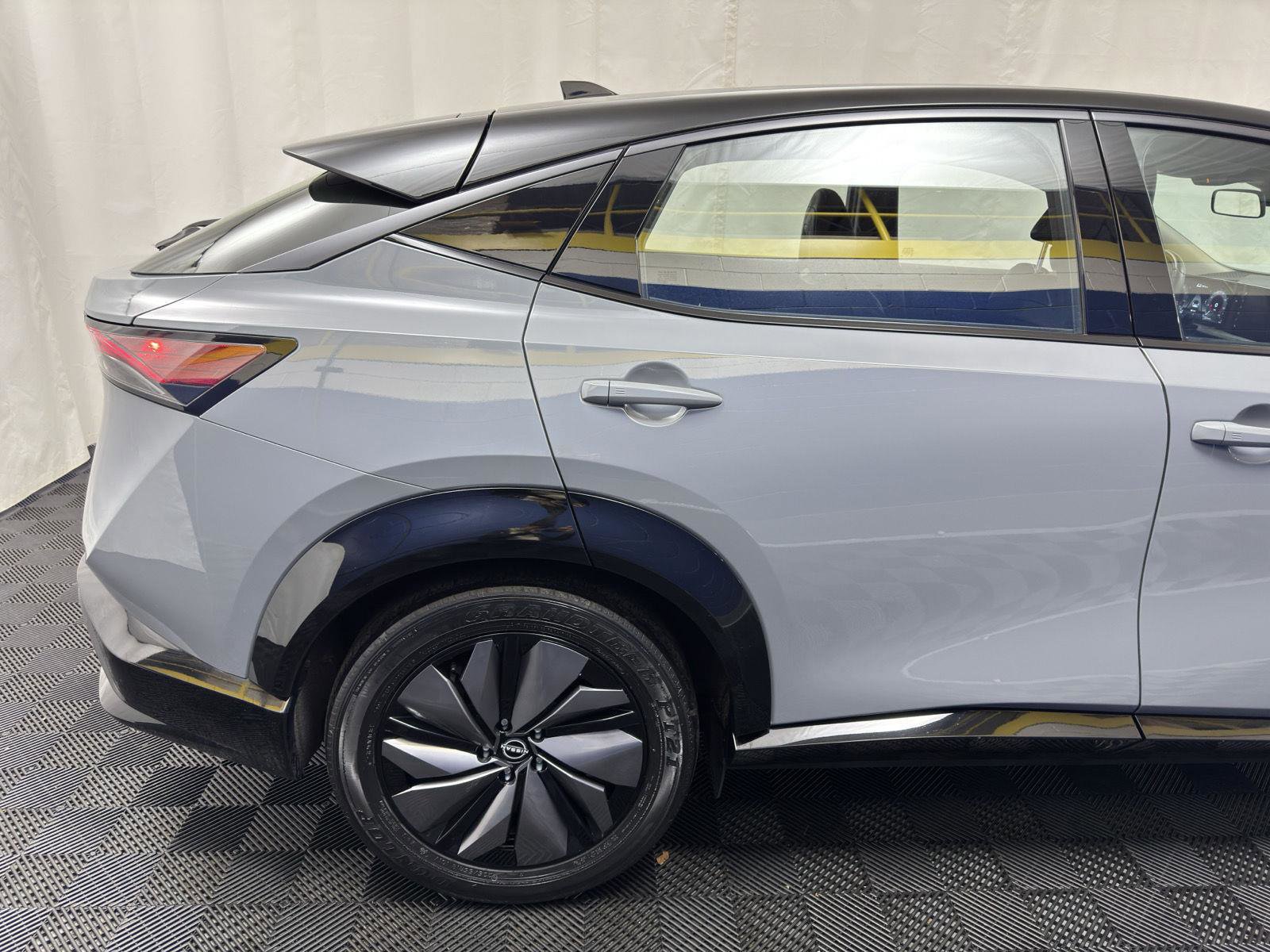 Used 2024 Nissan Ariya AWD image 10