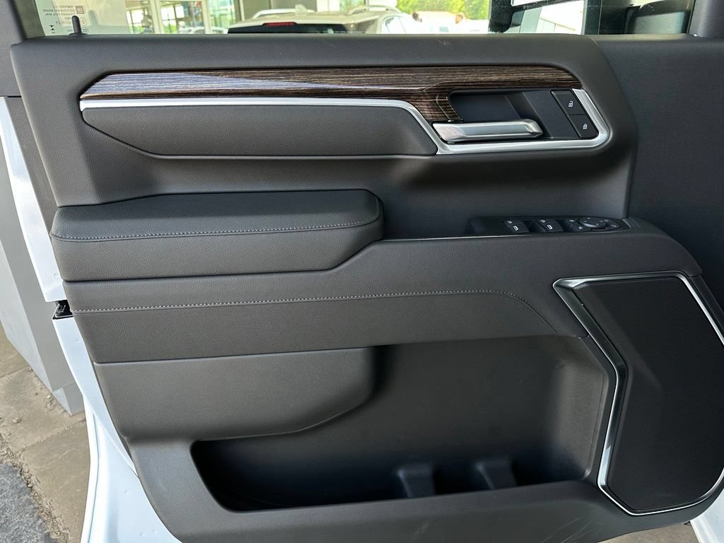 New 2026 GMC Sierra 2500 SLE w/ SLE Value Package; AWD/4WD image 11