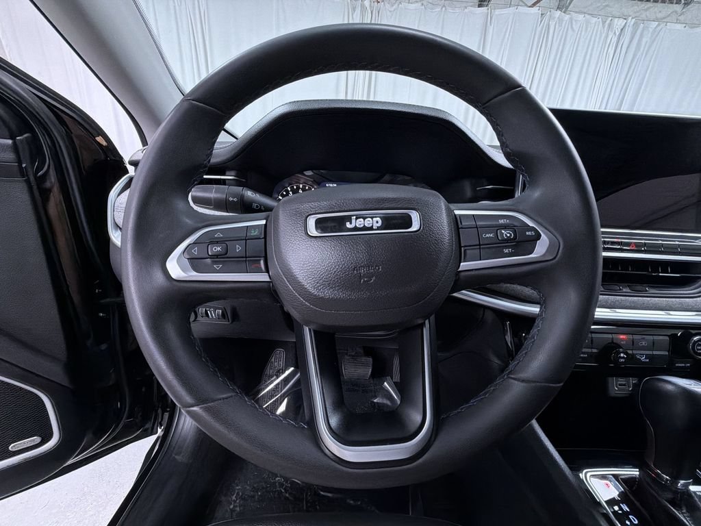Used 2022 Jeep Compass Latitude w/ Sun and Sound Group AWD/4WD image 25