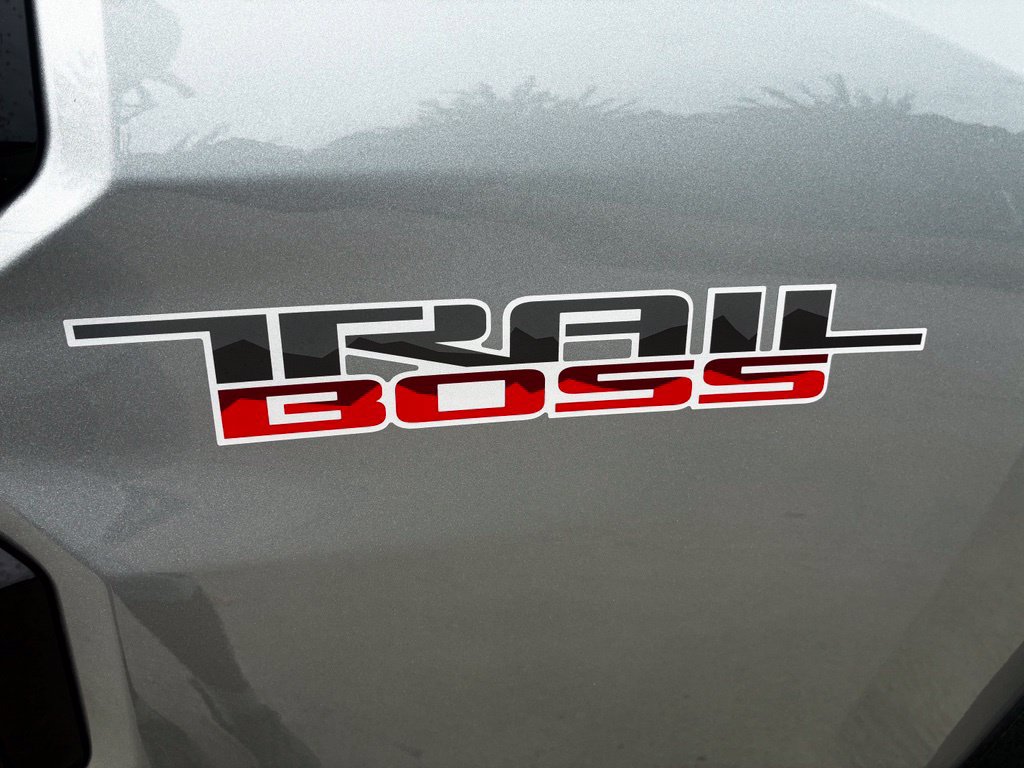 Certified 2024 Chevrolet Colorado Trail Boss w/ Advanced Trailering Package AWD/4WD image 9