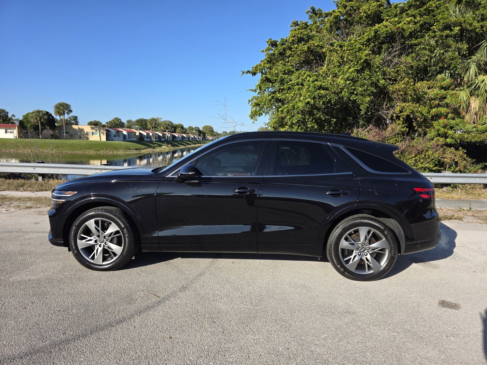 Used 2024 Genesis GV70 3.5T Sport image 7