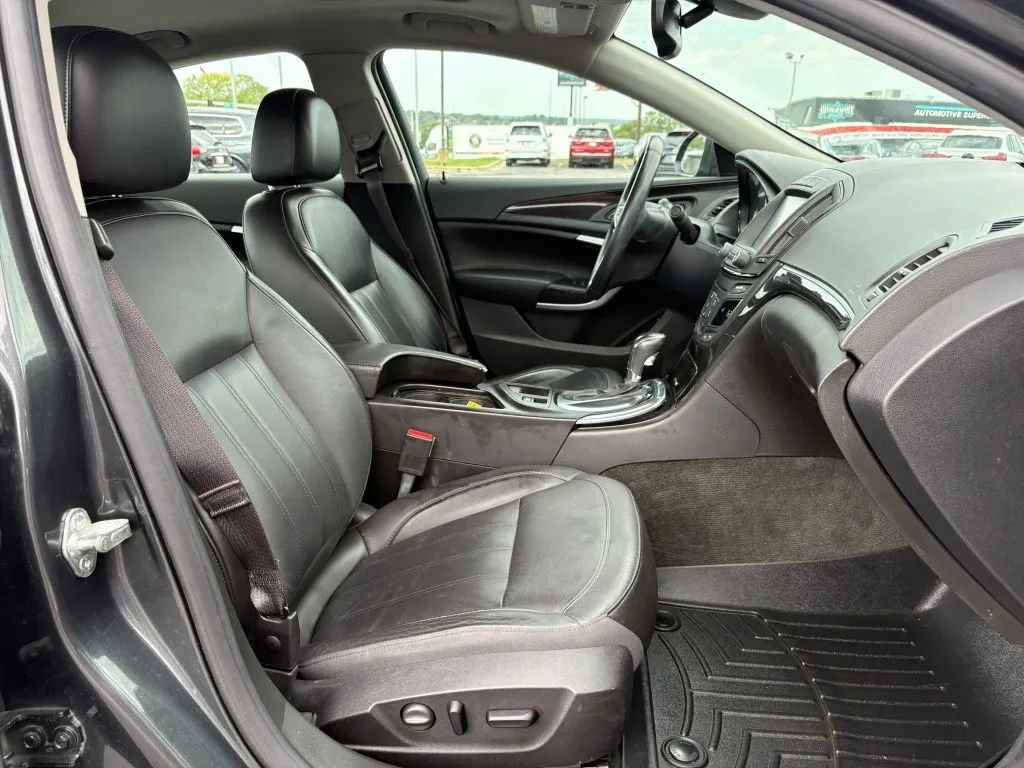 Used 2017 Buick Regal Premium w/ Driver Confidence Package #1 AWD/4WD image 15