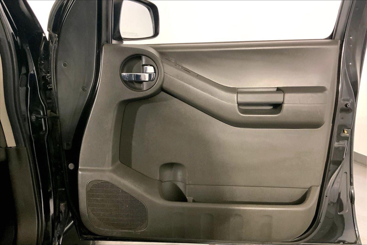 Used 2013 Nissan Xterra PRO-4X w/ Pro-4x Leather Pkg image 25
