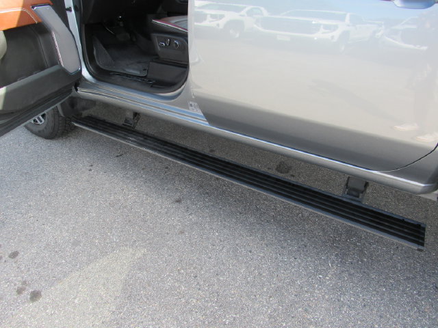 Certified 2024 GMC Sierra 2500 Denali Ultimate AWD/4WD image 11