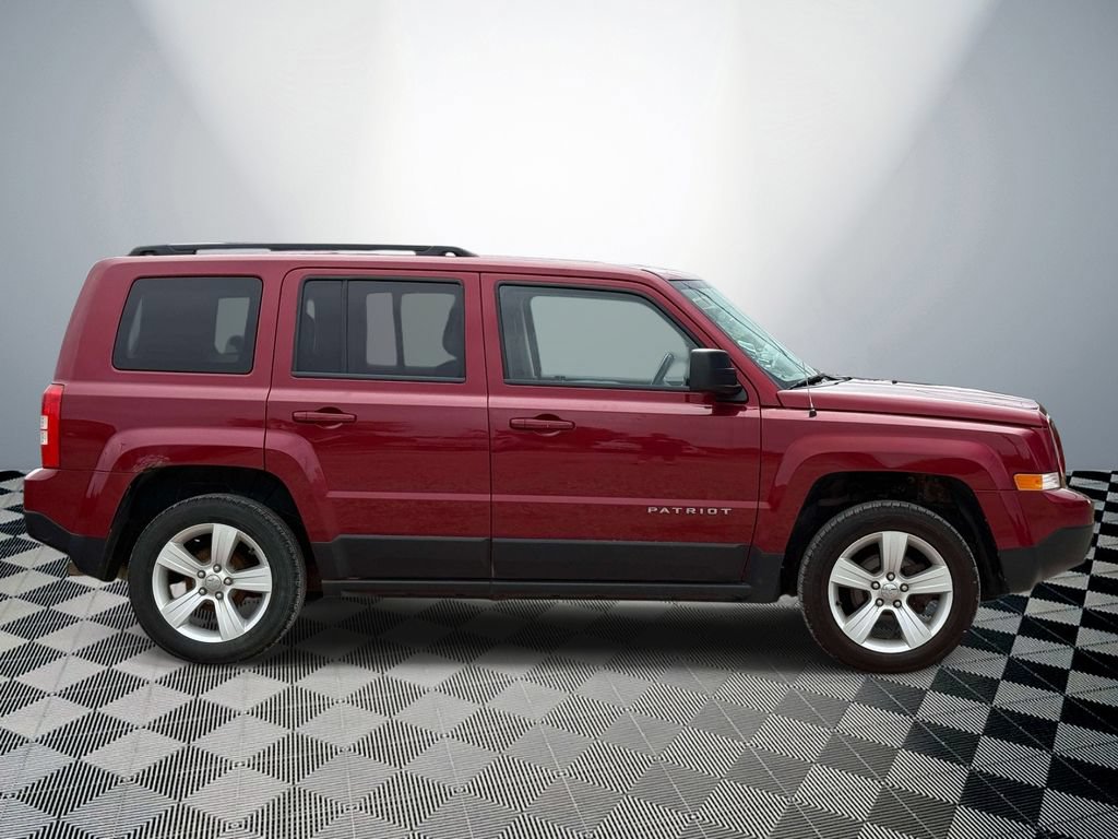 Used 2015 Jeep Patriot Latitude FWD image 6
