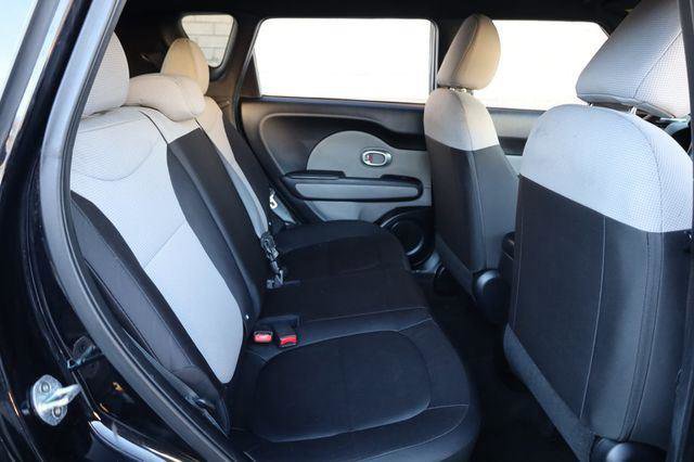 Used 2016 Kia Soul FWD image 21