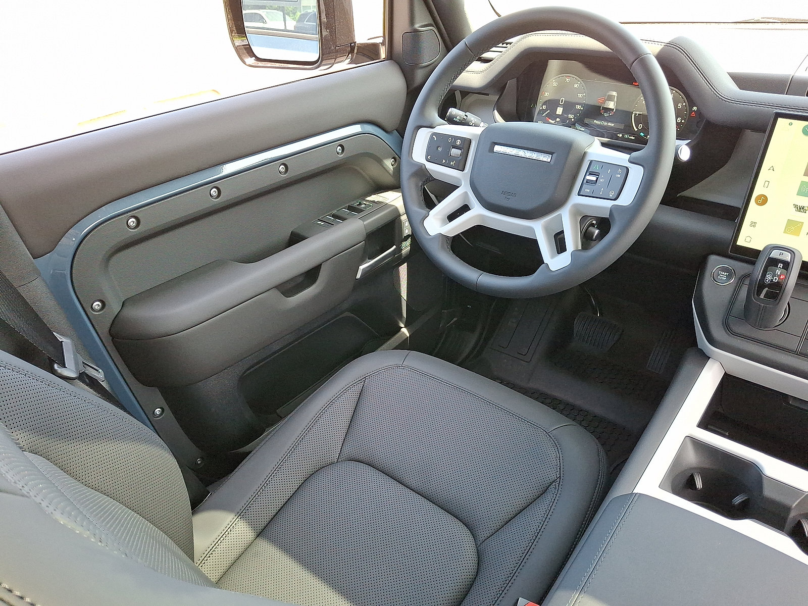 New 2026 Land Rover Defender 110 X-Dynamic SE AWD/4WD image 12