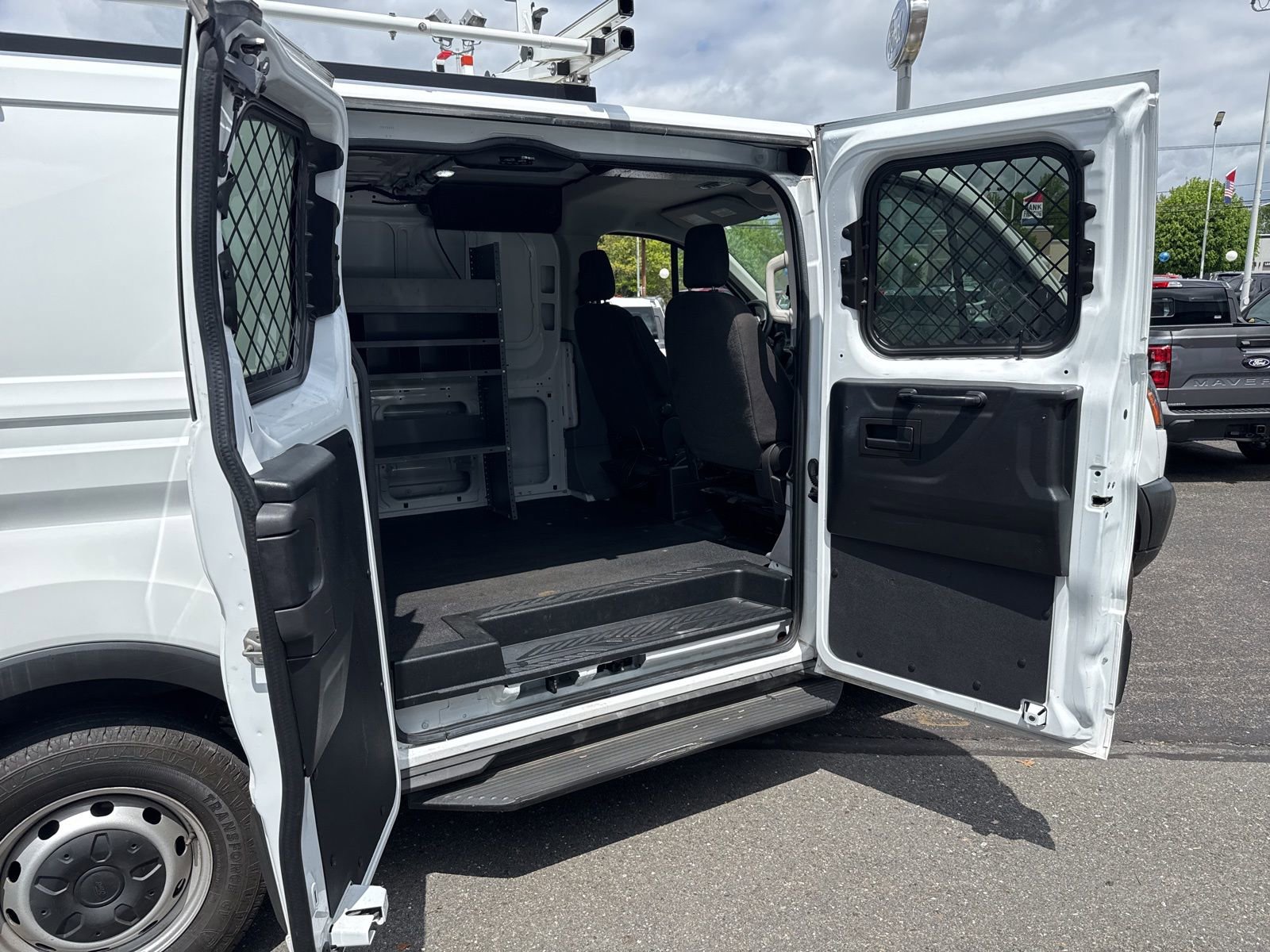 Used 2019 Ford Transit 150 130 Low Roof RWD image 6