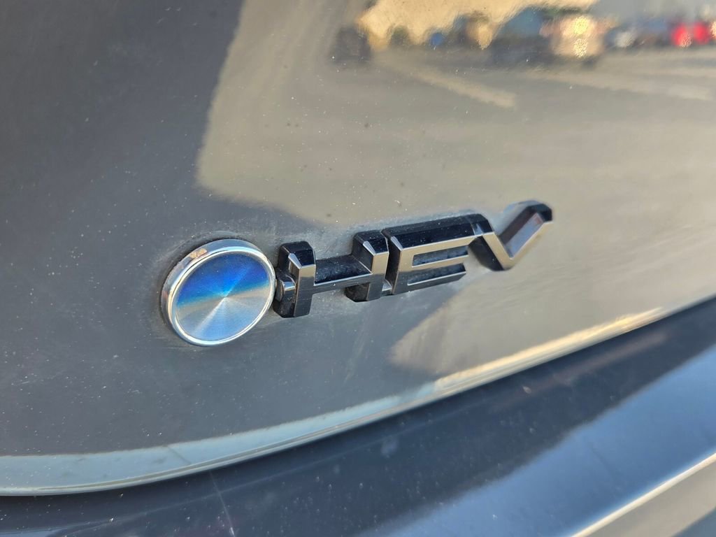 Used 2025 Toyota Camry LE FWD image 11