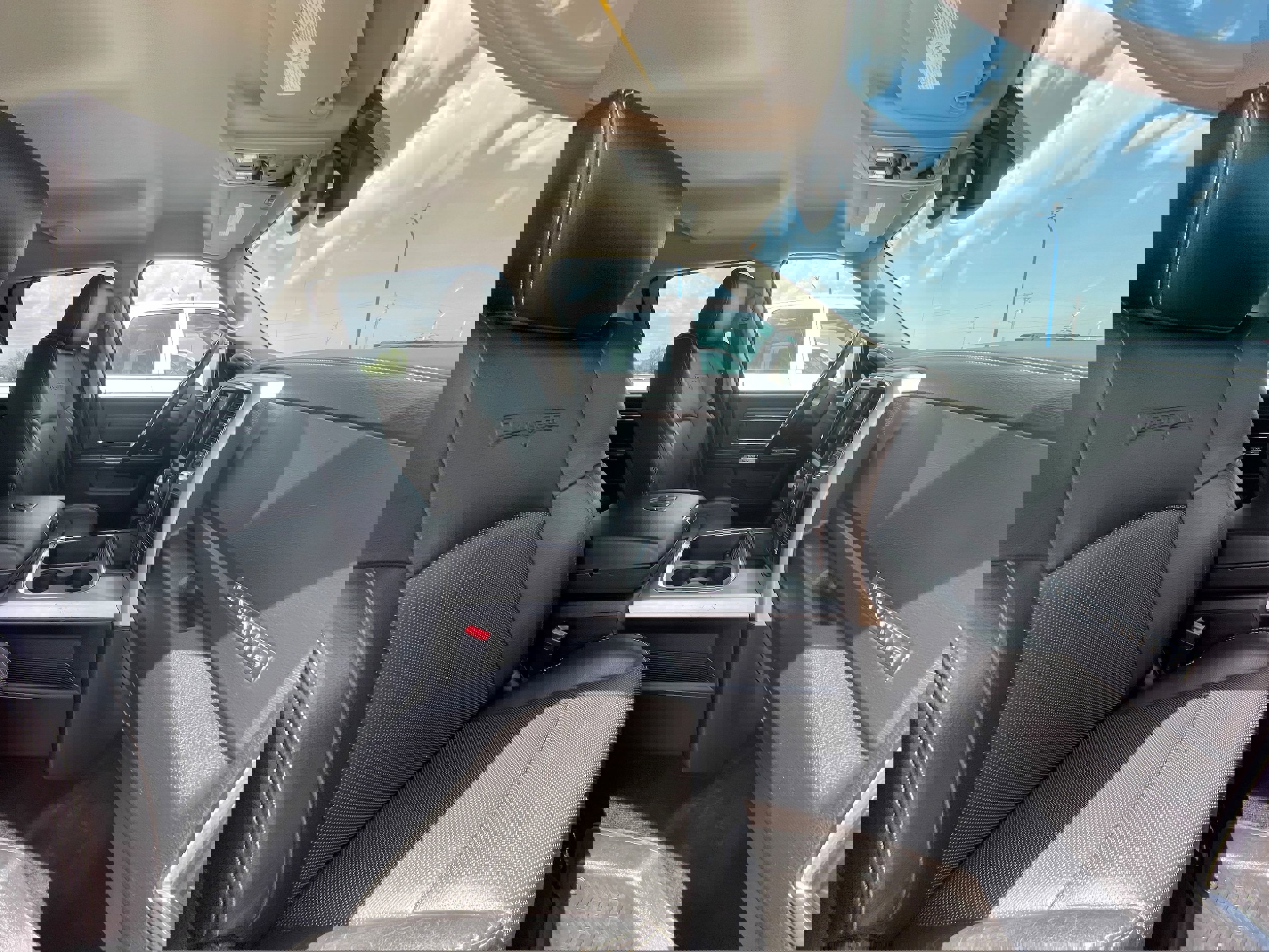 Used 2016 RAM 1500 Laramie w/ Convenience Group image 22