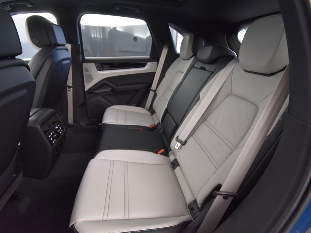 New 2026 Porsche Cayenne image 16