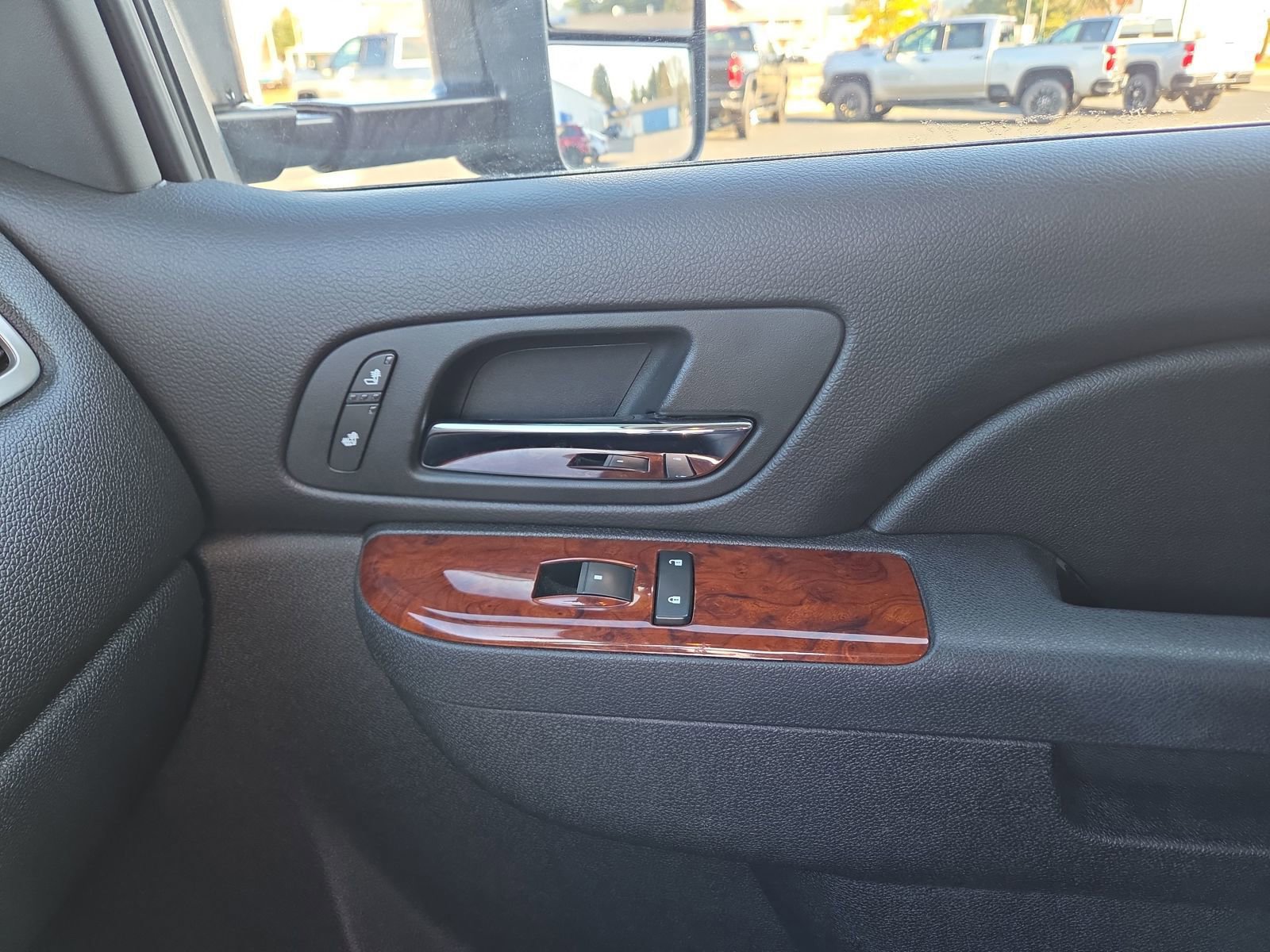 Used 2011 Chevrolet Silverado 1500 LTZ w/ Max Trailering Pack image 27