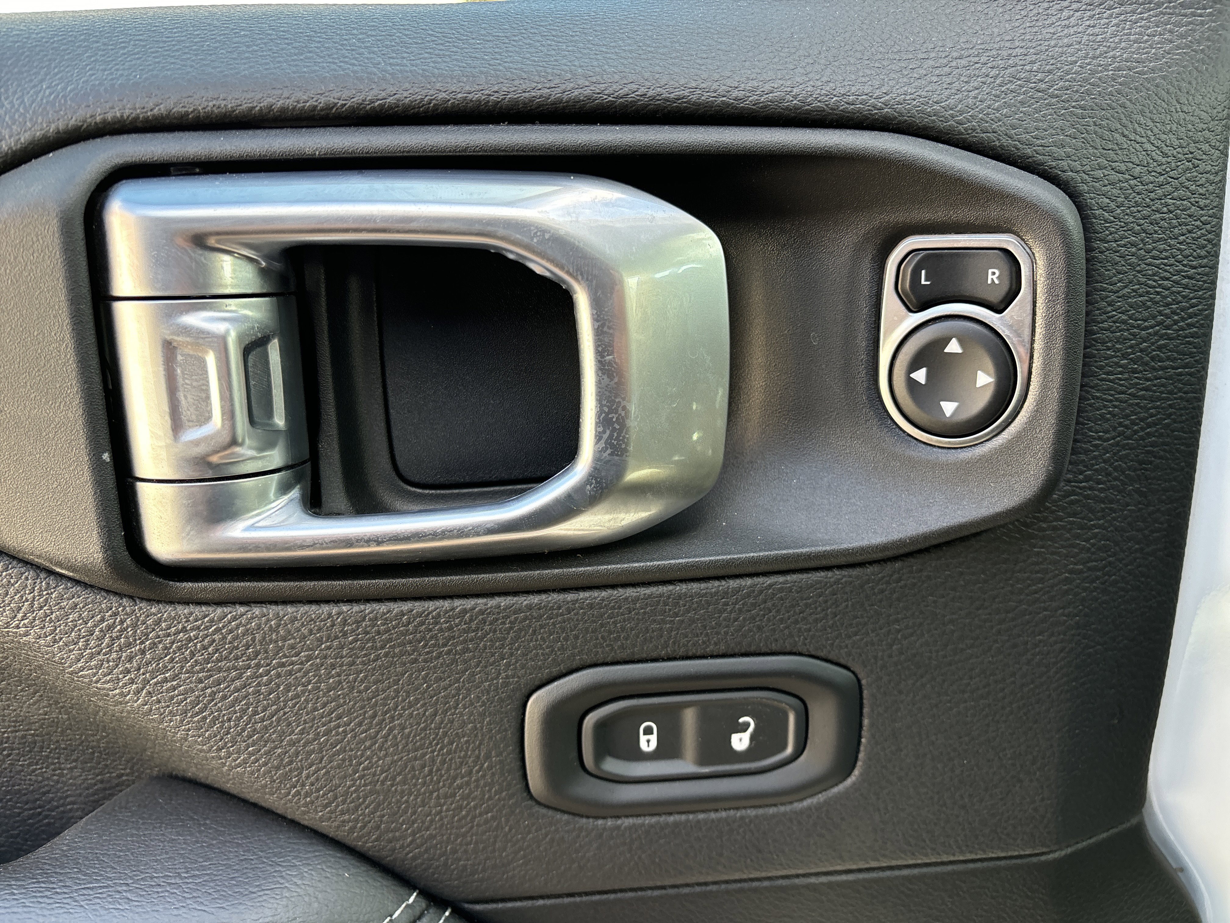 Used 2022 Jeep Wrangler Unlimited Sahara w/ LED Lighting Group image 17