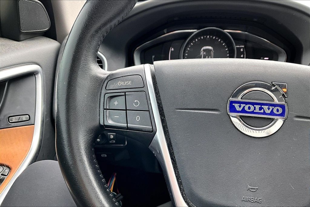 Used 2017 Volvo XC60 T5 Inscription w/ Preferred Option Package FWD image 19