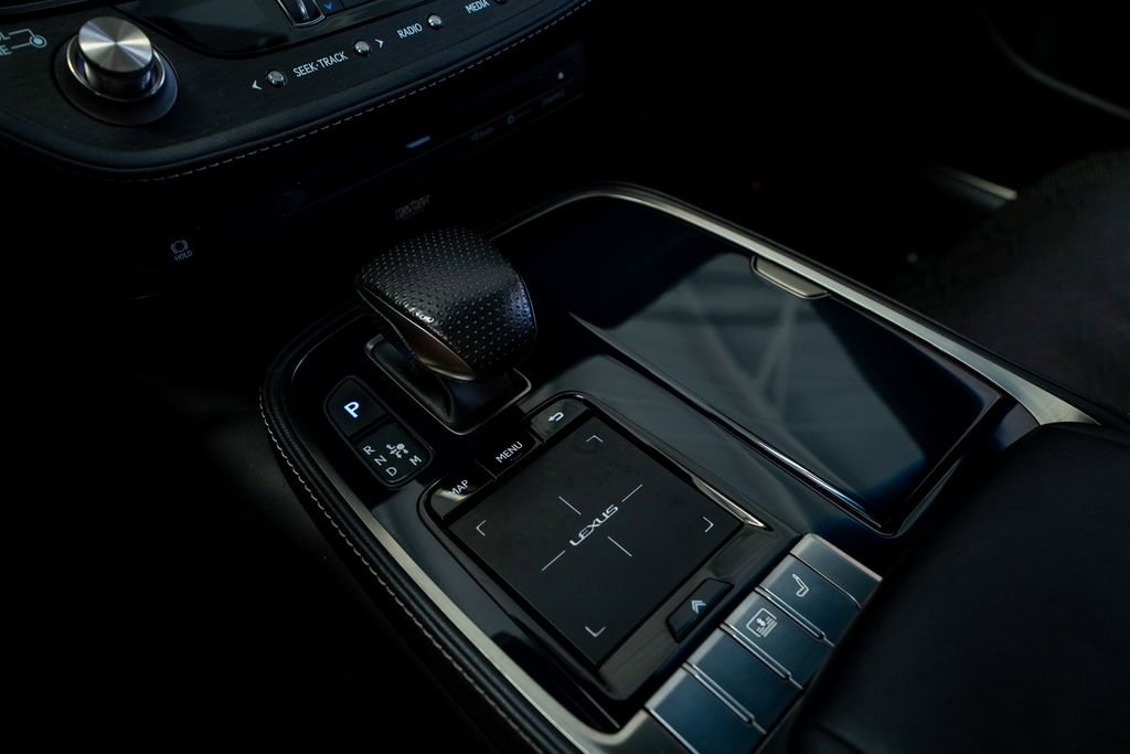 Used 2018 Lexus LS 500 F Sport w/ Accessory Package (Z2) image 47