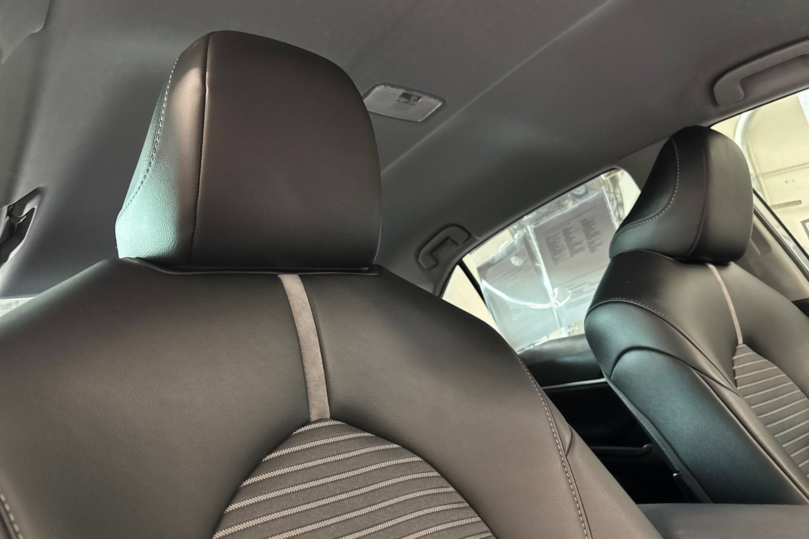 Used 2023 Toyota Camry SE FWD image 17