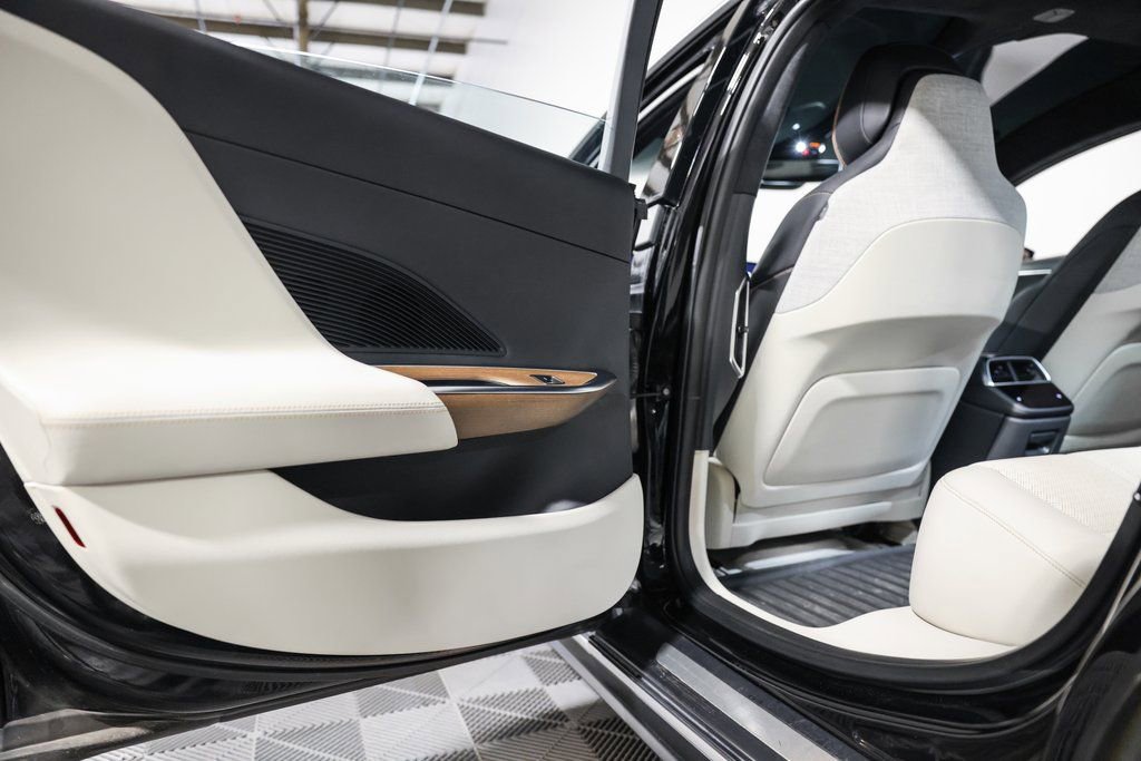 Used 2022 Lucid Air Grand Touring image 28