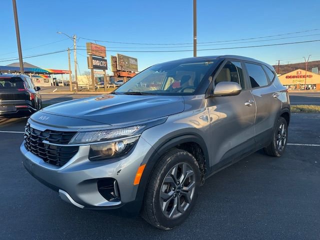 Certified 2024 Kia Seltos LX image 3