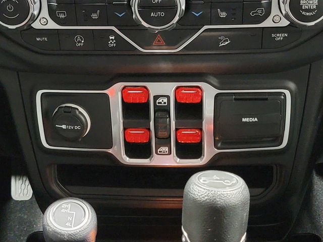 Used 2018 Jeep Wrangler Unlimited Sport S AWD/4WD image 23